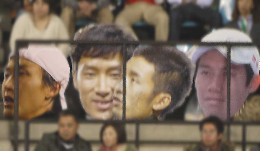 翌日、われわれも顔パネル作りました（爆）